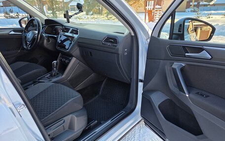 Volkswagen Tiguan II, 2018 год, 2 340 000 рублей, 15 фотография