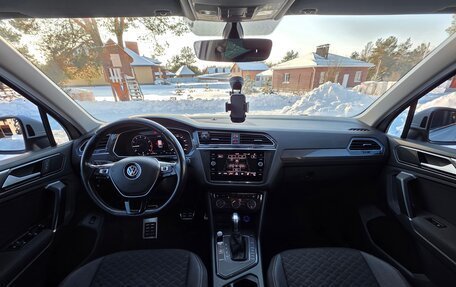 Volkswagen Tiguan II, 2018 год, 2 340 000 рублей, 19 фотография