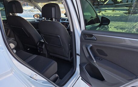 Volkswagen Tiguan II, 2018 год, 2 340 000 рублей, 18 фотография