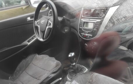 Hyundai Solaris II рестайлинг, 2011 год, 649 000 рублей, 4 фотография