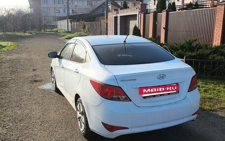 Hyundai Solaris II рестайлинг, 2016 год, 950 000 рублей, 3 фотография