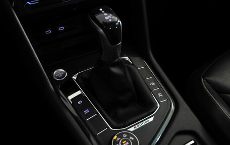 Volkswagen Tiguan II, 2021 год, 2 999 000 рублей, 21 фотография