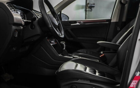 Volkswagen Tiguan II, 2021 год, 2 999 000 рублей, 26 фотография