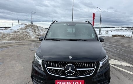 Mercedes-Benz V-Класс, 2022 год, 9 000 000 рублей, 3 фотография