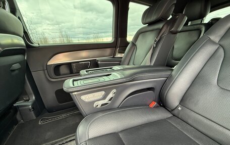 Mercedes-Benz V-Класс, 2022 год, 9 000 000 рублей, 16 фотография
