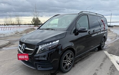 Mercedes-Benz V-Класс, 2022 год, 9 000 000 рублей, 2 фотография