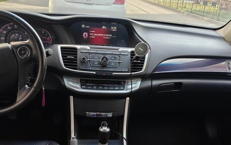 Honda Accord IX рестайлинг, 2015 год, 1 800 000 рублей, 9 фотография