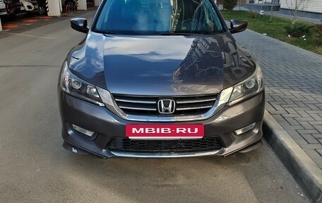 Honda Accord IX рестайлинг, 2015 год, 1 800 000 рублей, 4 фотография