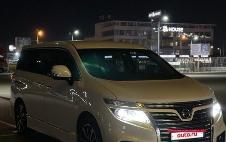 Nissan Elgrand III, 2017 год, 4 000 000 рублей, 3 фотография