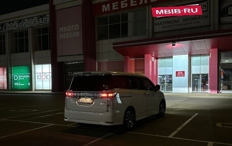 Nissan Elgrand III, 2017 год, 4 000 000 рублей, 2 фотография