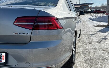 Volkswagen Passat B8 рестайлинг, 2015 год, 1 600 000 рублей, 10 фотография