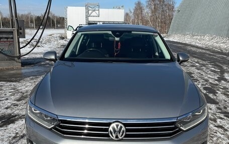 Volkswagen Passat B8 рестайлинг, 2015 год, 1 600 000 рублей, 2 фотография
