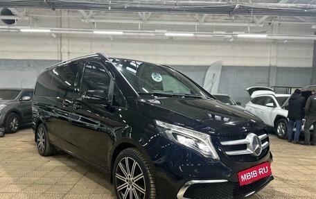 Mercedes-Benz V-Класс, 2019 год, 5 150 000 рублей, 3 фотография