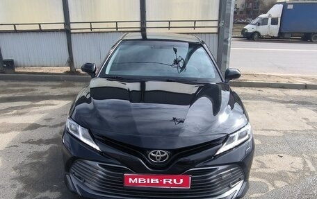 Toyota Camry, 2018 год, 2 000 000 рублей, 1 фотография