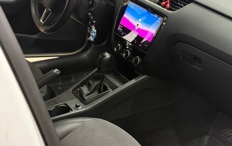 Skoda Octavia, 2017 год, 1 890 000 рублей, 21 фотография