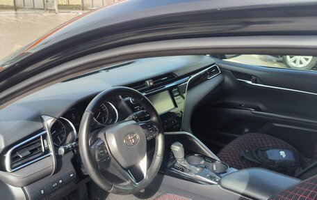 Toyota Camry, 2018 год, 2 000 000 рублей, 14 фотография