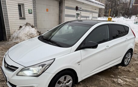 Hyundai Solaris II рестайлинг, 2014 год, 895 000 рублей, 2 фотография