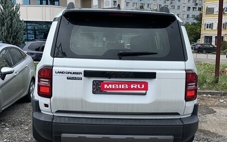 Toyota Land Cruiser Prado, 2024 год, 7 000 000 рублей, 4 фотография