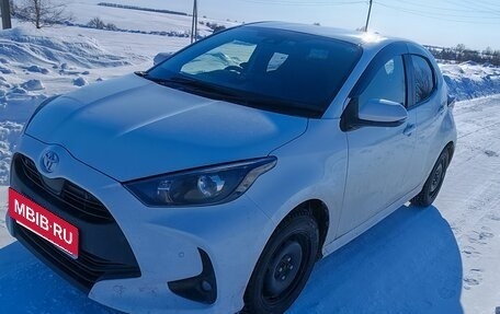 Toyota Yaris, 2020 год, 1 375 000 рублей, 2 фотография