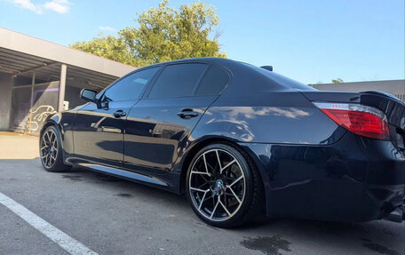 BMW 5 серия, 2008 год, 1 350 000 рублей, 10 фотография