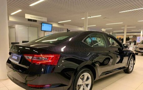 Skoda Superb III рестайлинг, 2025 год, 4 023 715 рублей, 4 фотография