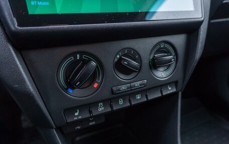 Skoda Rapid I, 2015 год, 1 029 000 рублей, 16 фотография