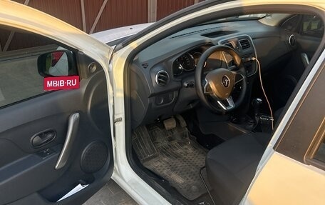 Renault Logan II, 2019 год, 800 000 рублей, 2 фотография