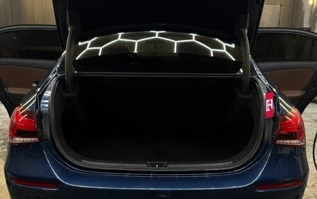 Mercedes-Benz A-Класс, 2019 год, 2 600 000 рублей, 2 фотография