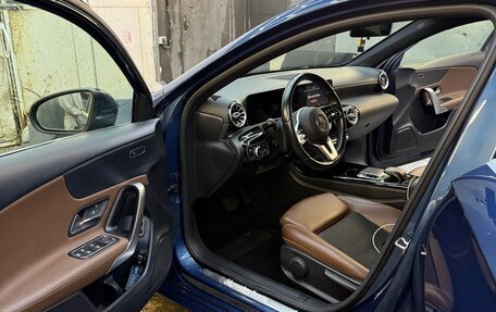 Mercedes-Benz A-Класс, 2019 год, 2 600 000 рублей, 14 фотография