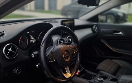 Mercedes-Benz GLA, 2016 год, 1 850 000 рублей, 6 фотография