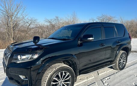 Toyota Land Cruiser Prado 150 рестайлинг 2, 2018 год, 4 994 000 рублей, 12 фотография