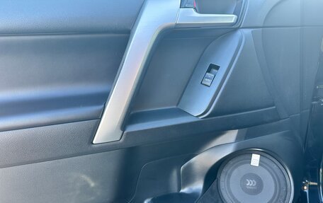 Toyota Land Cruiser Prado 150 рестайлинг 2, 2018 год, 4 994 000 рублей, 24 фотография