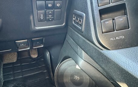 Toyota Land Cruiser Prado 150 рестайлинг 2, 2018 год, 4 994 000 рублей, 18 фотография