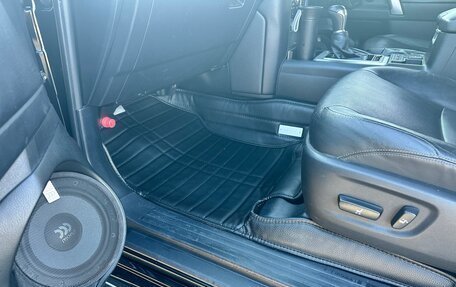 Toyota Land Cruiser Prado 150 рестайлинг 2, 2018 год, 4 994 000 рублей, 25 фотография