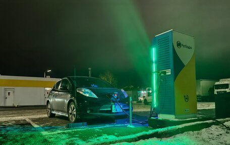 Nissan Leaf I, 2013 год, 1 300 000 рублей, 6 фотография