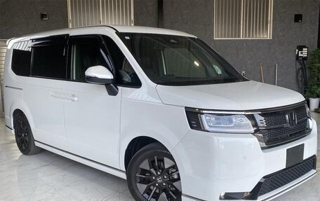 Honda Stepwgn, 2022 год, 2 100 000 рублей, 3 фотография