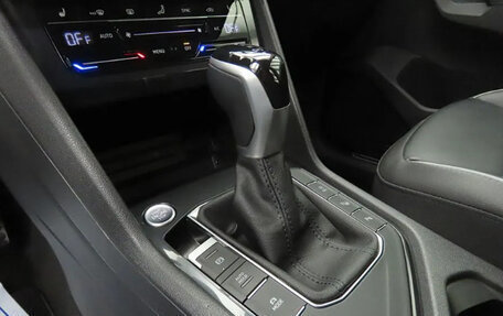 Volkswagen Tiguan II, 2022 год, 2 850 001 рублей, 7 фотография