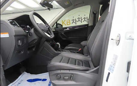 Volkswagen Tiguan II, 2022 год, 2 850 001 рублей, 10 фотография