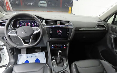 Volkswagen Tiguan II, 2022 год, 2 850 001 рублей, 5 фотография