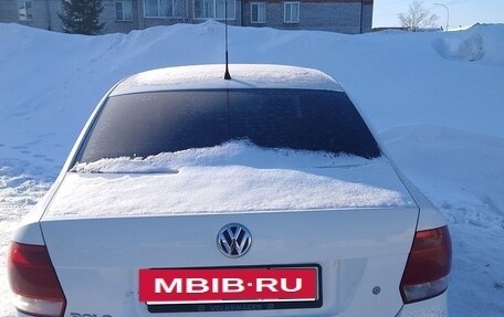 Volkswagen Polo VI (EU Market), 2011 год, 600 000 рублей, 2 фотография