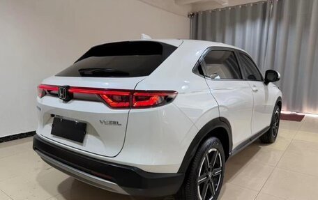 Honda Vezel, 2022 год, 1 643 000 рублей, 6 фотография