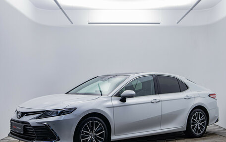 Toyota Camry, 2023 год, 3 780 000 рублей, 1 фотография