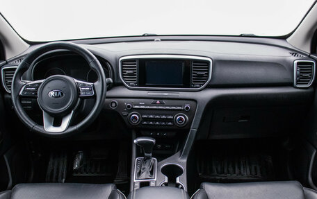 KIA Sportage IV рестайлинг, 2018 год, 2 200 000 рублей, 13 фотография