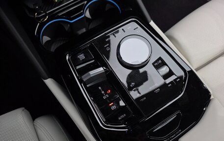 BMW 5 серия, 2025 год, 6 375 000 рублей, 9 фотография