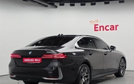 BMW 5 серия, 2025 год, 6 375 000 рублей, 2 фотография