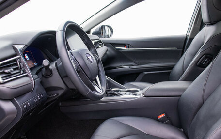 Toyota Camry, 2023 год, 3 780 000 рублей, 10 фотография