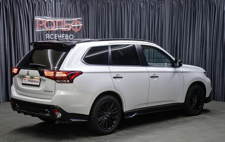 Mitsubishi Outlander III рестайлинг 3, 2022 год, 3 698 000 рублей, 5 фотография