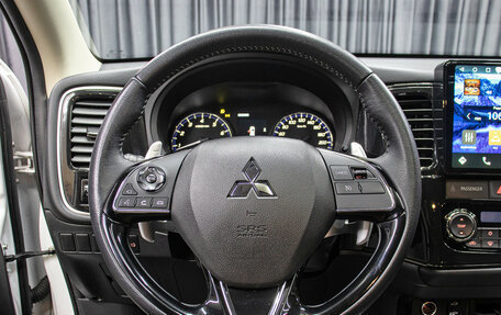 Mitsubishi Outlander III рестайлинг 3, 2022 год, 3 698 000 рублей, 17 фотография