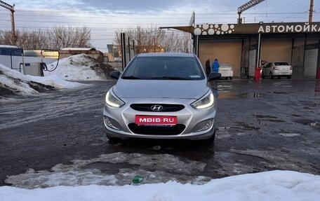 Hyundai Solaris II рестайлинг, 2014 год, 1 000 000 рублей, 1 фотография