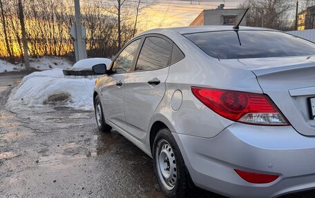 Hyundai Solaris II рестайлинг, 2014 год, 1 000 000 рублей, 8 фотография